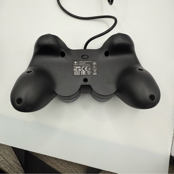 Logitech Gamepad Genuine F310 USB Controller Gamer Video Game - Picture 4 of 4